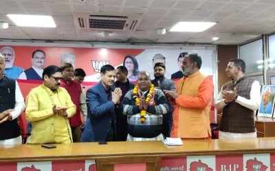हरदा और अनुपमा के विधानसभा चुनाव मुख्य प्रस्तावक समेत बड़ी संख्या में कांग्रेस समेत अन्य पार्टियों नेताओं ने भाजपा का दामन थामा